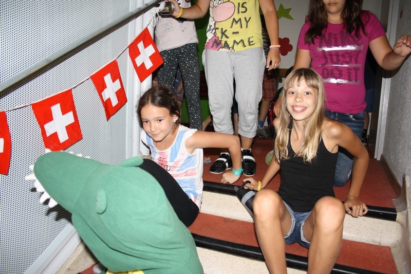 Village Camps International Summer Camp Leysin, Switzerland 2025-08-09 https://www.villagecamps.com/journals_admin/images/699-34-petting zoo (104).jpg